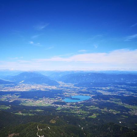 Gaestehaus Lutschounig ファアーク・アム・ゼー エクステリア 写真