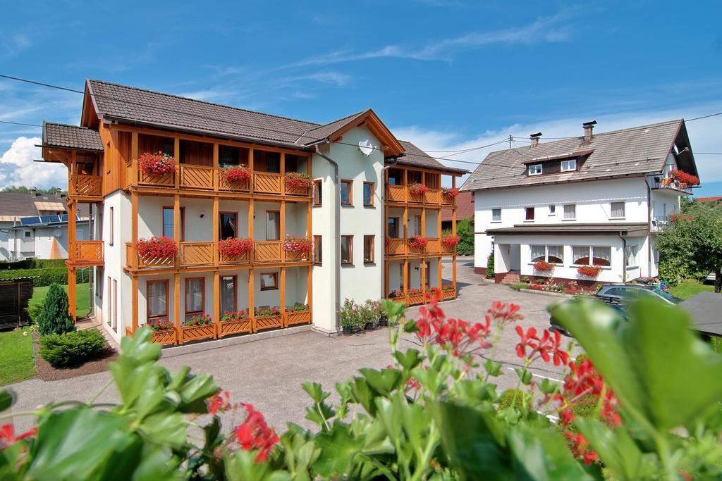 Gaestehaus Lutschounig ファアーク・アム・ゼー エクステリア 写真